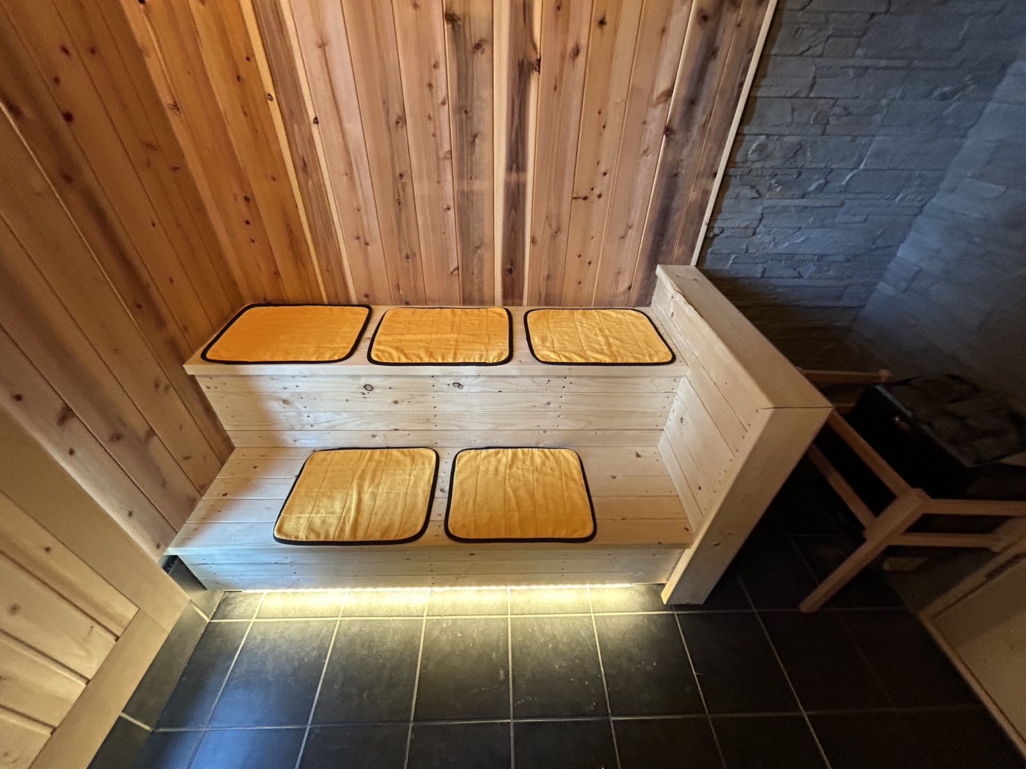 フモトノ&mus. 客室インテリア